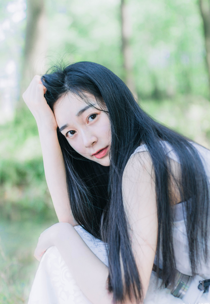 “统领，任务已经完成，是否撤退？”一名夜鹰卫上前，躬身问道。